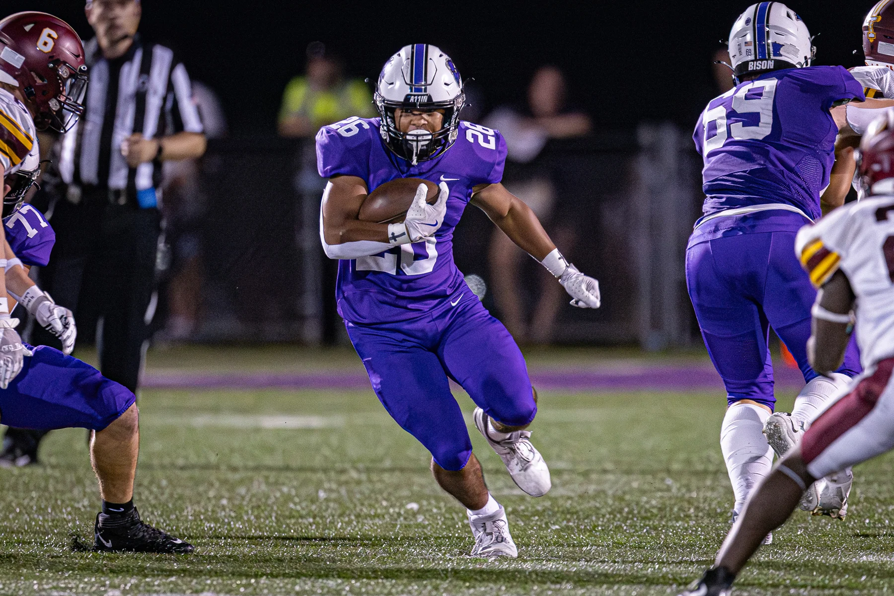 RB hitting the hole