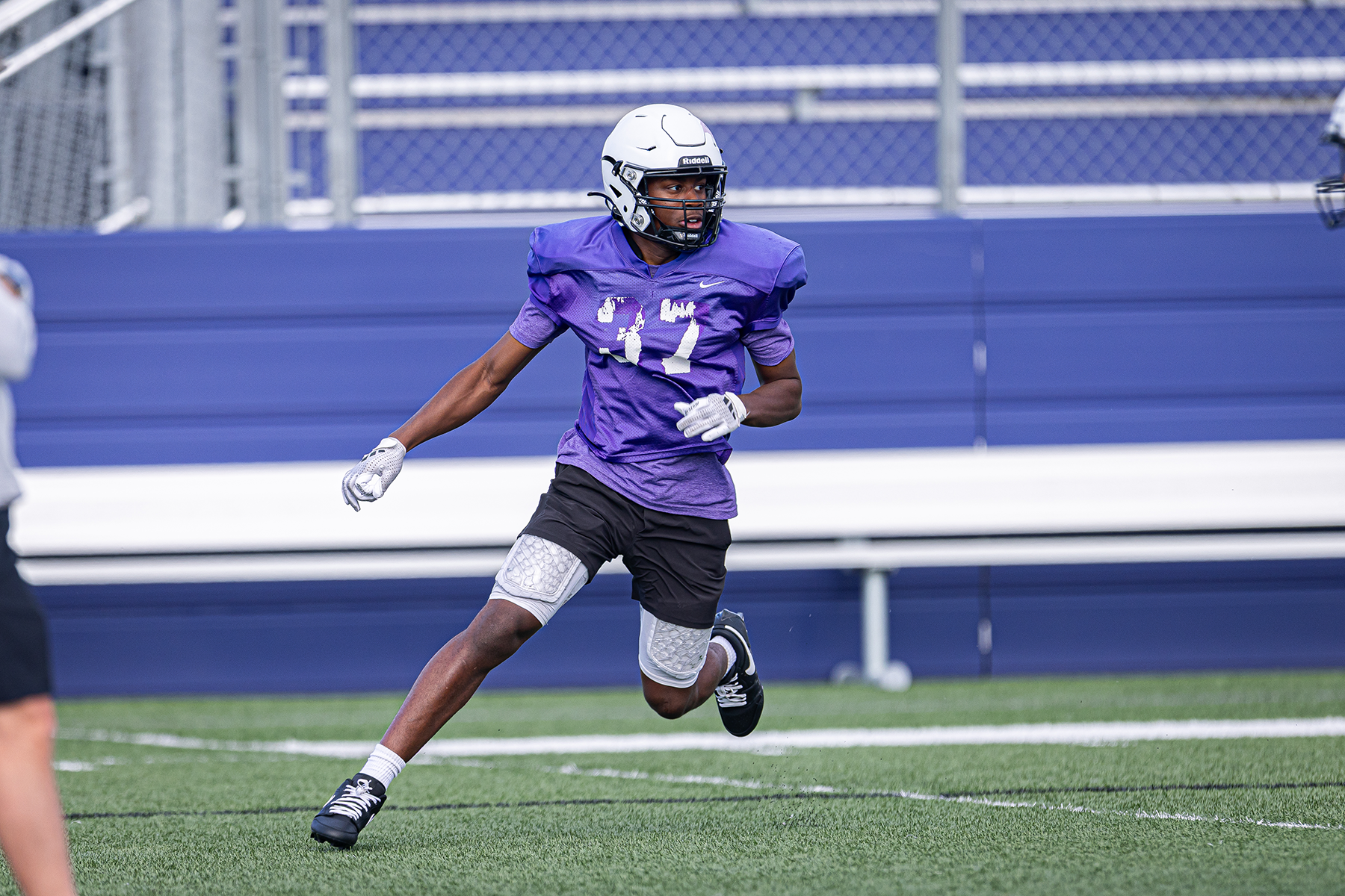 Bison player looking into the backfield
